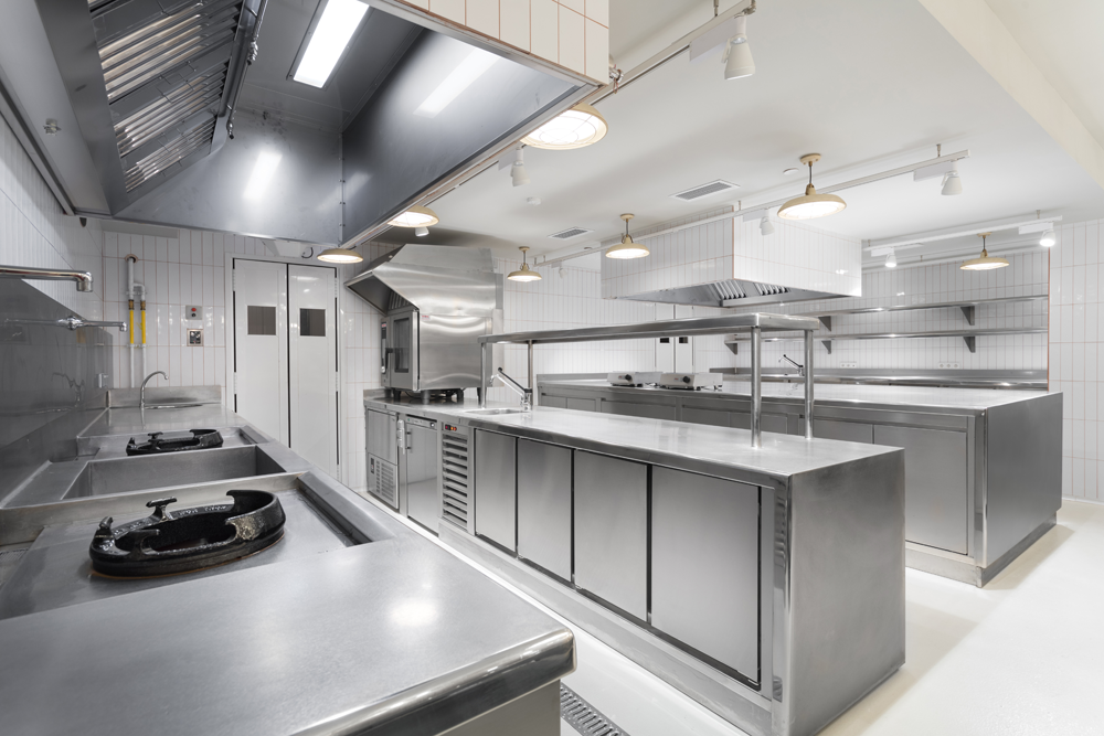 https://www.serhsprojects.com/portfolio/cocinas-profesionales-mercado-de-autores-de-barcelona/ Ametller-Origen-Numancia-vista-2